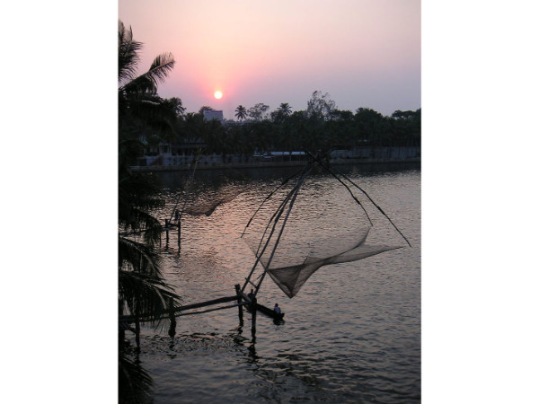 அஷ்டமுடி ஏரி