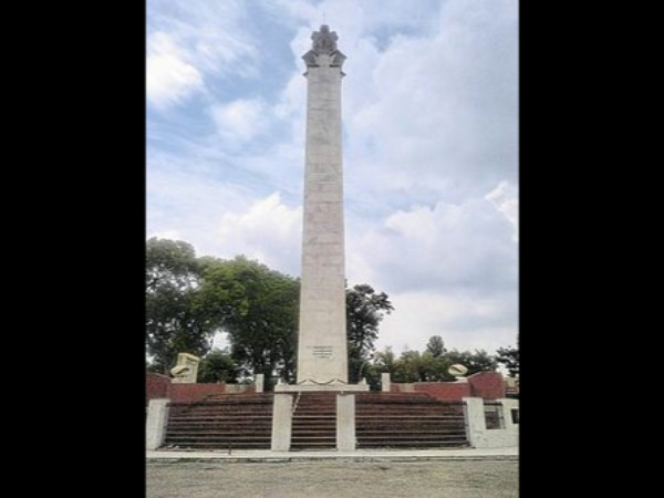 தியாகிகள் நினைவுச் சின்னம்