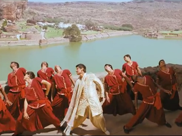 காஞ்சனா மாலா பாடலில் பாதாமி