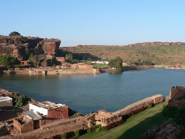 முதல் குகை