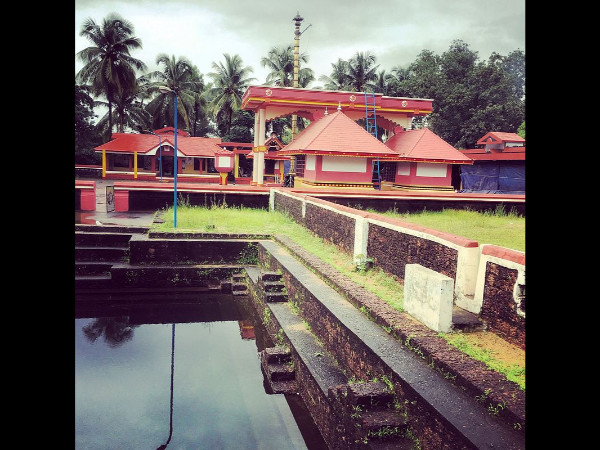 ஸ்ரீ குரும்பா பகவதி கோயில் ஸ்ரீ குரும்பா பகவதி கோயில்