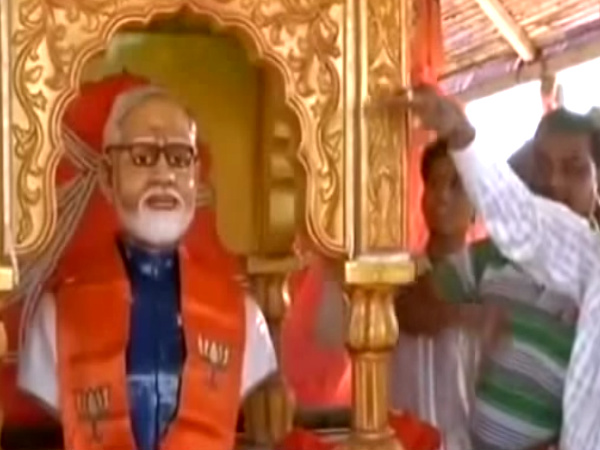 ராஜ்கோட்டில் மோடி கோயில் ராஜ்கோட்டில் மோடி கோயில்
