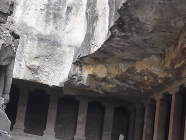 கண்டிப்பாக வேற்றுகிரகவாசிதான் 