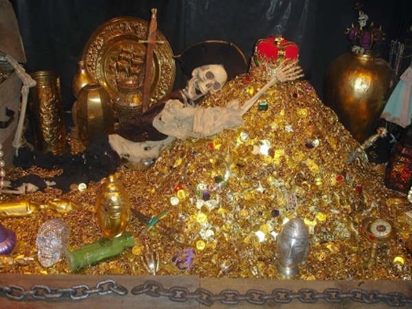 ஒன்பது ரத்தினங்களுள் ஒருவராக