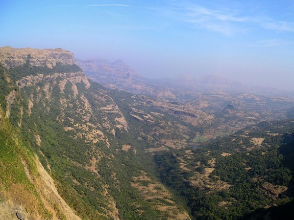குகைக்குள் மர்மம்