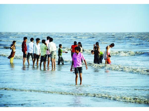 பேயுடன் வாக்கிங்