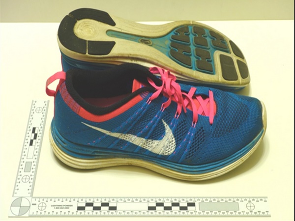 ஷூக்களுக்கு சூமந்திரகாளி