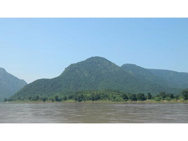 மூன்று மணிநேர பயணம் மூன்று மணிநேர பயணம்