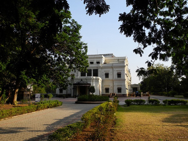 லால் பாக் மாளிகை