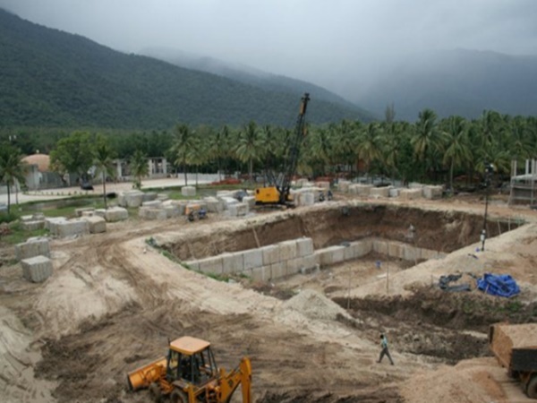 கட்டுமானர்களே இல்லை