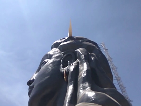 உடைந்த பாலத்தை மீண்டும் கட்டிய பொறியாளர் குழு