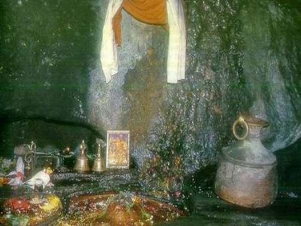 ஒரு குகையல்ல தொடர் கதை