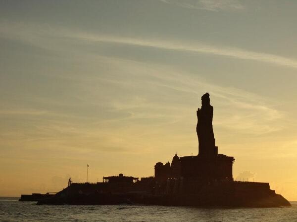 சூரிய மறைவில் வள்ளுவர்