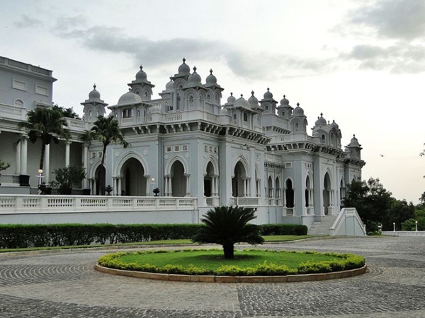 பலக்னமா மாளிகை