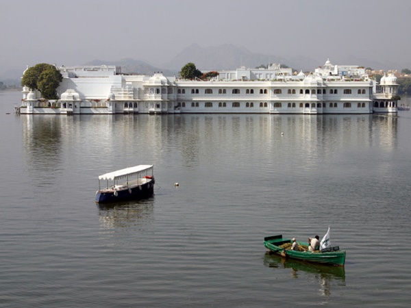 தாஜ் ஏரி மாளிகை - உதய்ப்பூர்