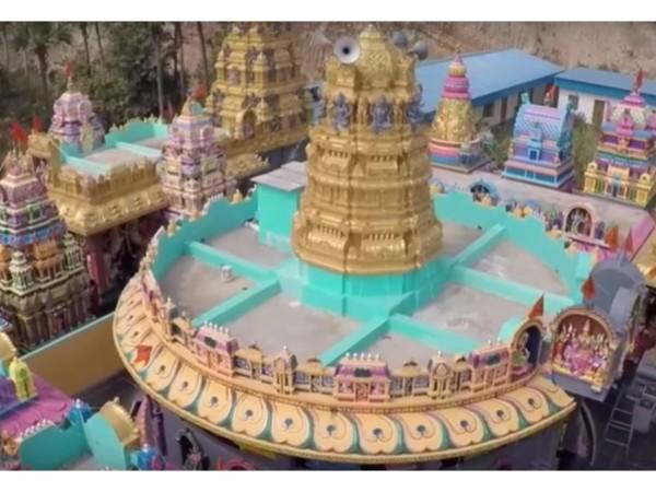 சிறிய கோபுரங்கள் சிறிய கோபுரங்கள்