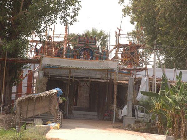 குதிரை முகத்தில் நந்தி