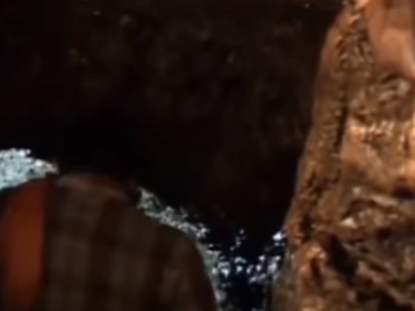  மின் இணைப்பு