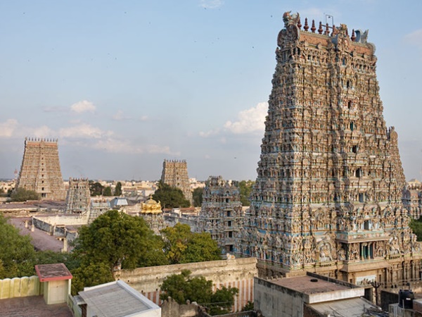  மதுரை மீனாட்சியம்மன் கோயில்