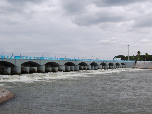 கட்டப்பட்டது 