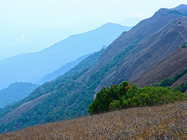  மலையேற்றம் செய்யலாம் வாங்க