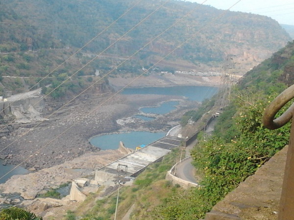  ஸ்ரீசைலம் அணை