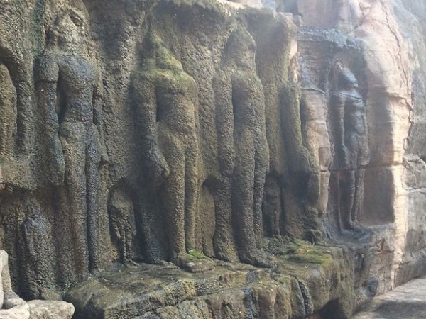  உயரமான சிலை