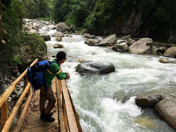  இடிபாடுகளுடன் காணும் ரகுபூர் கோட்டை: