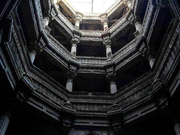  அடலாஜ் நி வாவ் – காந்திநகர்