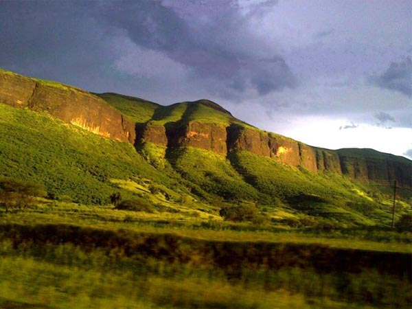  இகாட்பூரி என்னும் மலைப்பகுதி: