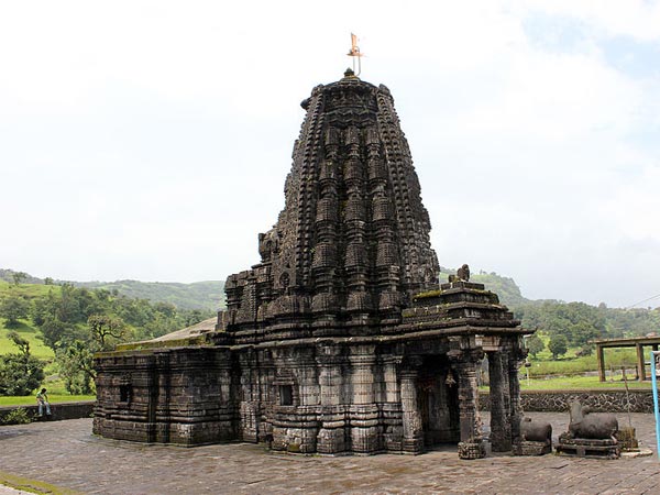 அம்ருதேஷ்வரர் ஆலயம்: