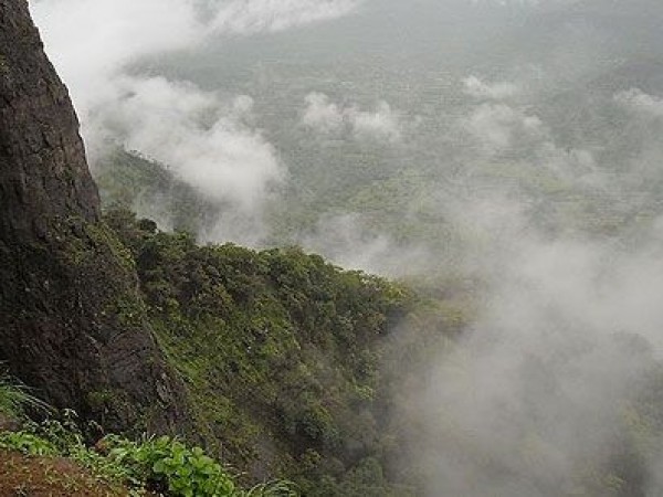 விடுமுறை வாசஸ்தல சொர்க்கம் கண்டாலாவுக்கு ஒரு டிரிப் போலாமா?