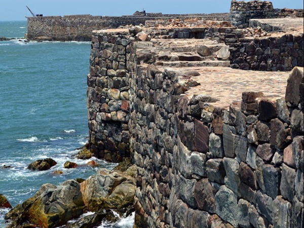 மாமன்னர் சத்ரபதி சிவாஜியால் கட்டப்பட்ட இந்த கோட்டை பற்றி தெரியுமா?