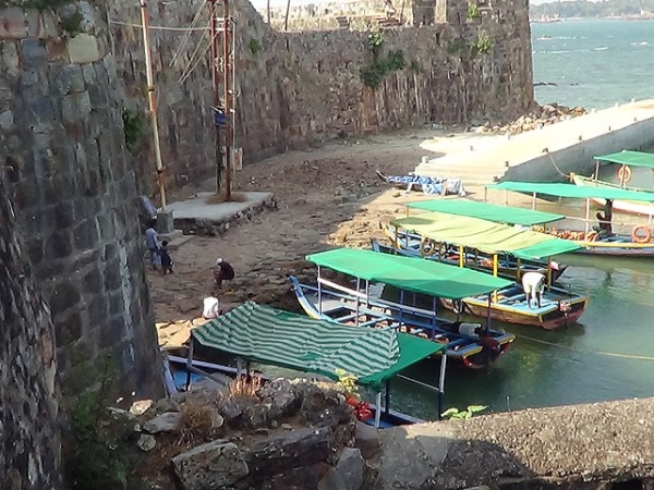 மாமன்னர் சத்ரபதி சிவாஜியால் கட்டப்பட்ட இந்த கோட்டை பற்றி தெரியுமா?