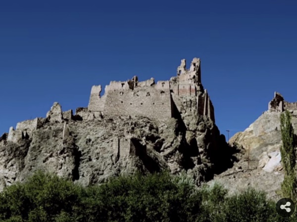  சிக்தன் கோட்டை, காஷ்மீர்: 