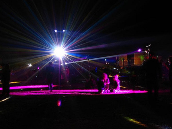 உல்லாச உலகம் உங்களுக்கே சொந்தம்