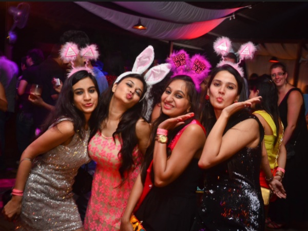 உல்லாச உலகம் உங்களுக்கே சொந்தம்