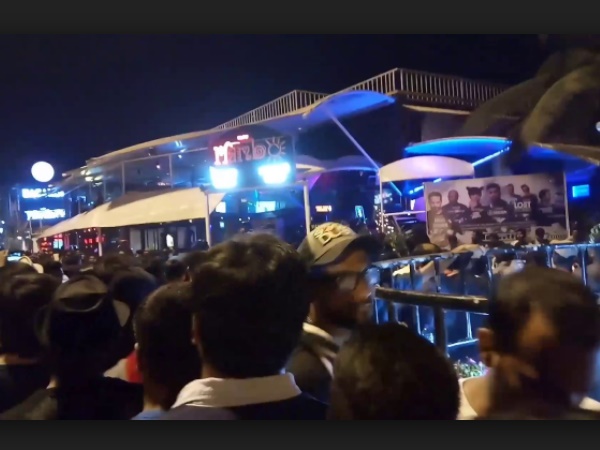 உல்லாச உலகம் உங்களுக்கே சொந்தம்