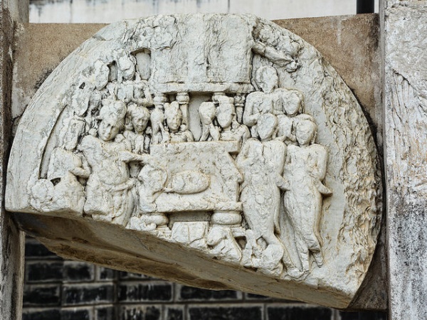  அமராவதி ஸ்தூபம் 