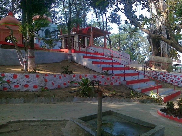 த்ரிலோக நாத் ஆலயம்: