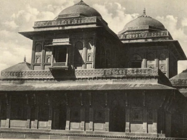 பீர்பால் இல்லம்