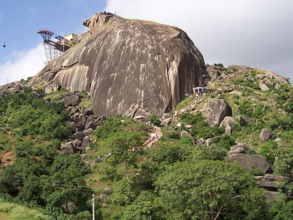  எங்குள்ளது?