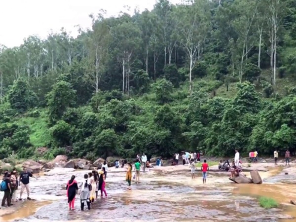 சப்பரை நீர்வீழ்ச்சி சப்பரை நீர்வீழ்ச்சி