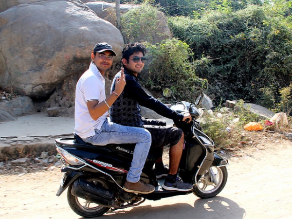 வாடகை பைக்குகளில் உல்லாச பயணம்