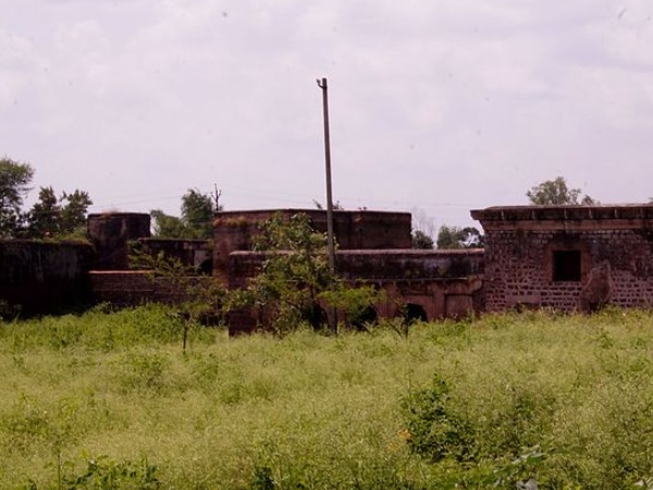 கைமாறிய கோட்டை