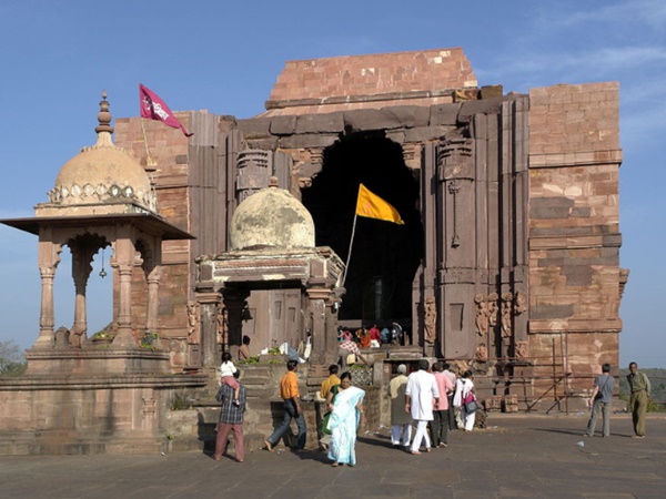 போஜ்பூரைச் சுற்றியுள்ள சுற்றுலாத் தலங்கள்