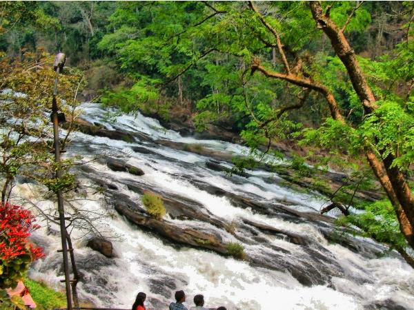 வாழச்சல் நீர்வீழ்ச்சி