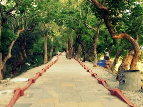 ஒன்றரை மணிநேரத்தில்...