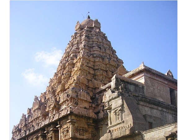 பிரகதீசுவரர் கோயில் அவ்வளவு எளிதாக கட்டப்படவில்லை பிரகதீசுவரர் கோயில் அவ்வளவு எளிதாக கட்டப்படவில்லை