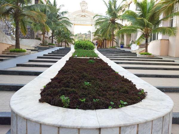  இன்னோவேட்டிவ் பிலிம் சிட்டி